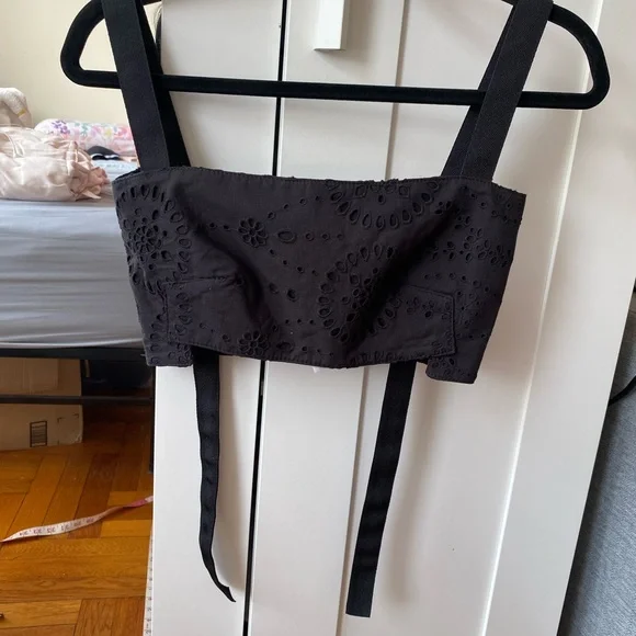 NWT ZARA EMBROIDERED EYELET CROP TOP BLACK - SIZE XS - Picture 3 of 7